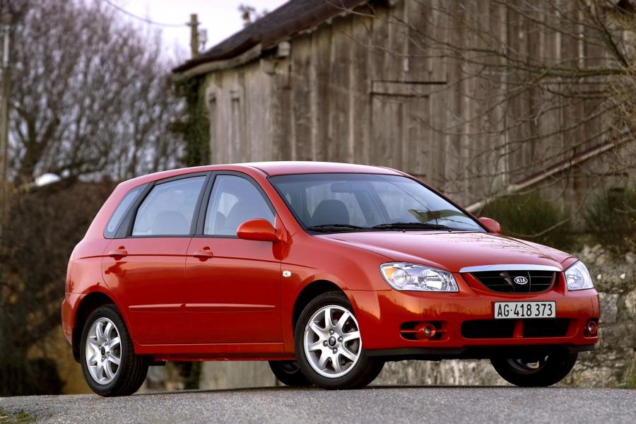  Kia Cerato Hatchback (LD) 2004 года  (WW) (фото 14 из 27)